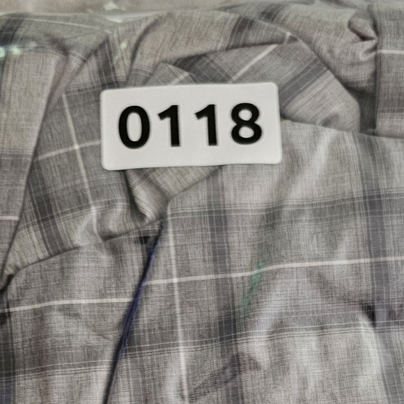 Gap Gray and Black Plaid Women's Zip up Puffer Vest with Zip Pockets XS - Picture 11 of 11